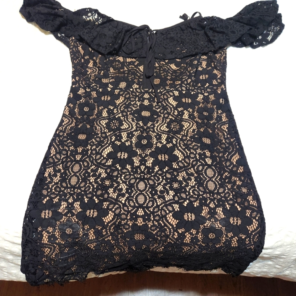 Cute Sexy Black Dress with lace detail Sz Small